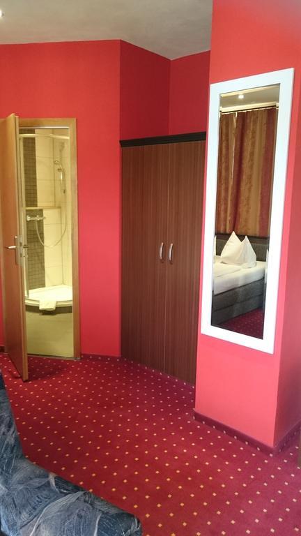 ลันด์โฮเทล เทึอร์มเชิน Hotel Schirgiswalde-Kirschau ภายนอก รูปภาพ