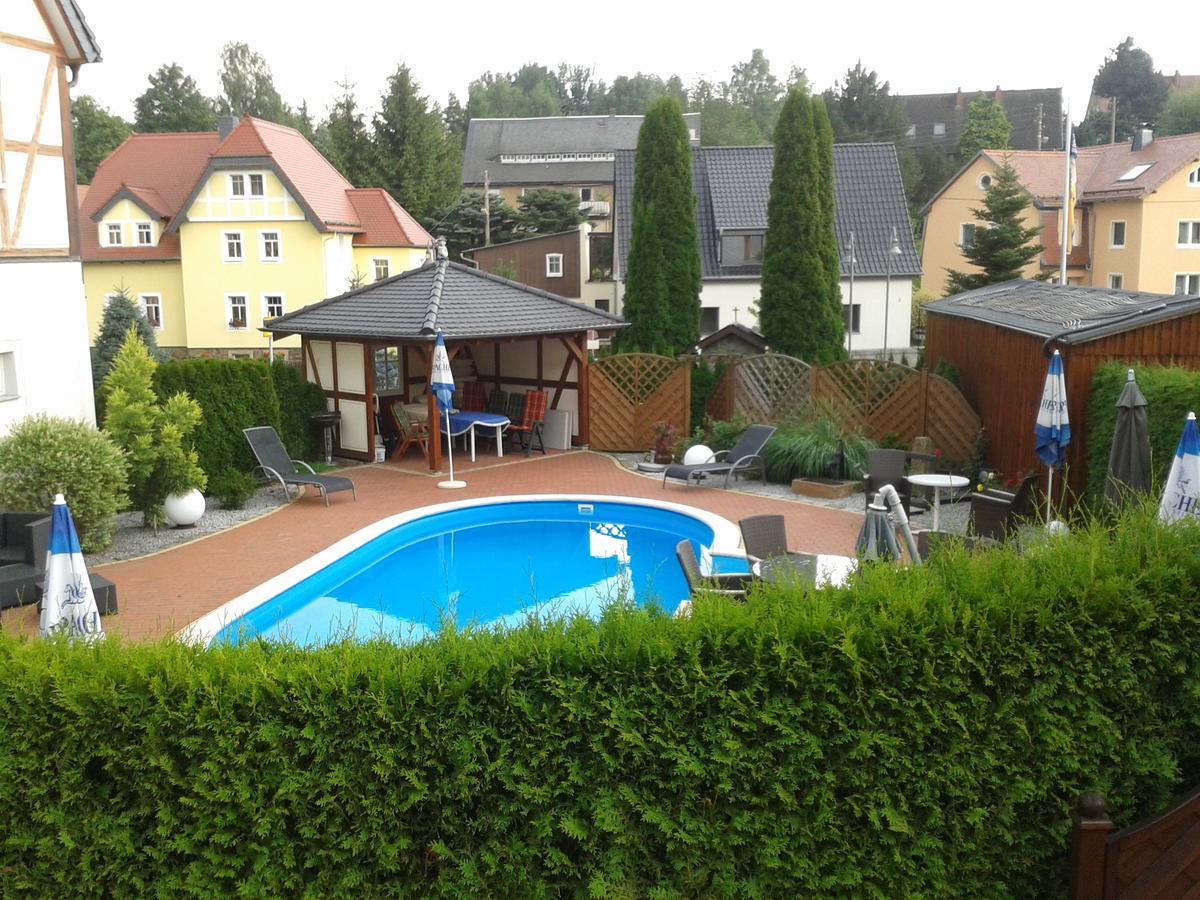 ลันด์โฮเทล เทึอร์มเชิน Hotel Schirgiswalde-Kirschau ภายนอก รูปภาพ