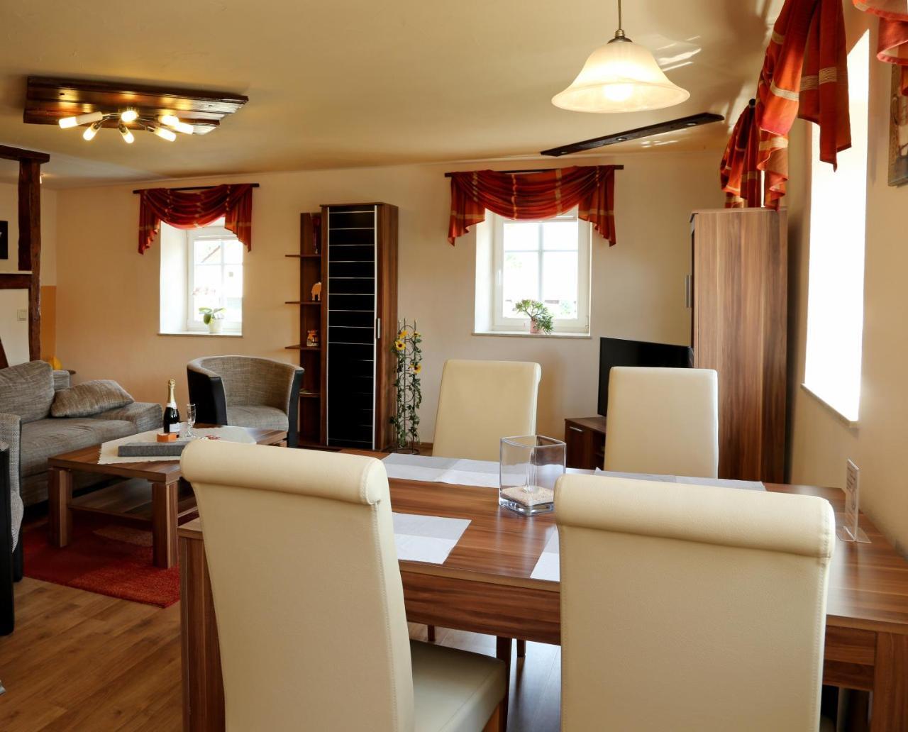 ลันด์โฮเทล เทึอร์มเชิน Hotel Schirgiswalde-Kirschau ภายนอก รูปภาพ